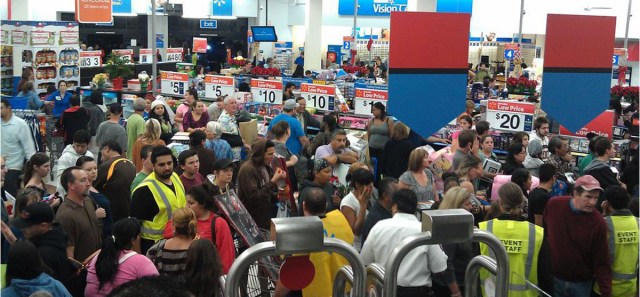walmart-black-friday-2012-tvs-5-am-2